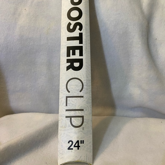 🍀 3/$15 Poster Clip 24” for Hanging and Preserving Posters - Picture 3 of 7